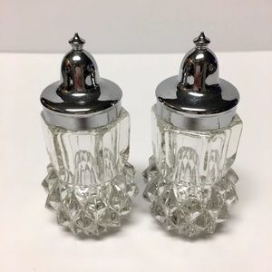 Vintage Indiana Clear Glass Diamond Point Salt & Pepper Shakers 3.5" tall